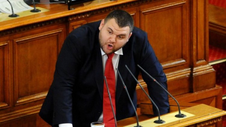 Делян Пеевски остана депутат. Снимка: Булфото, архив