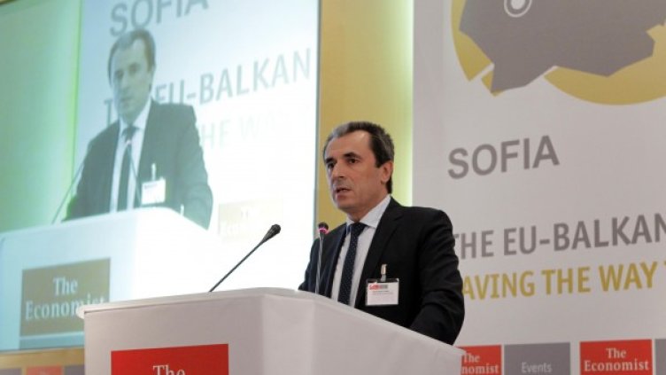 Орешарски на форума. Снимка: БТА