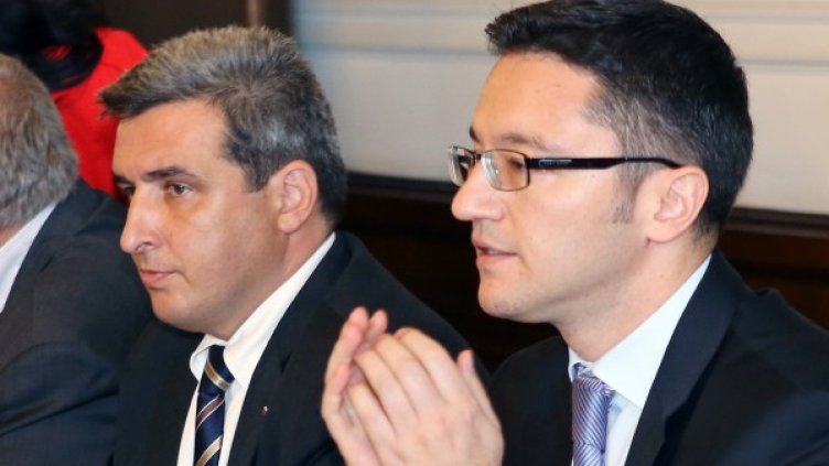 Зам.-вътрешният министър Васил Маринов и министър Кристиан Вигенин. Снимка: БТА