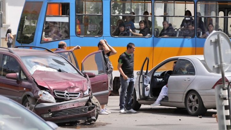 Най-много пострадали има на спирките. Снимка: Булфото, архив