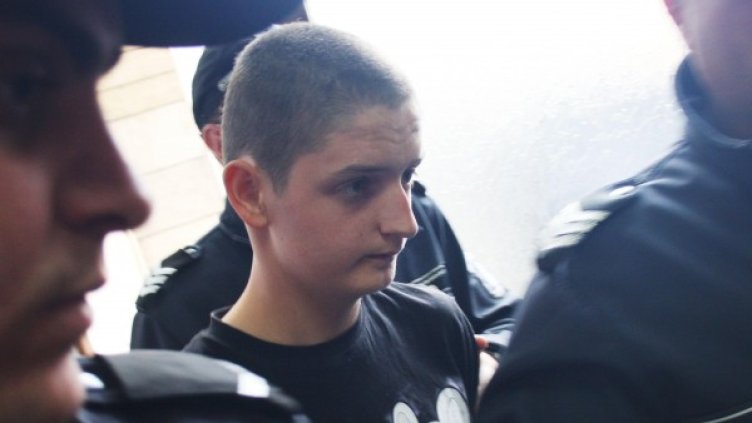 16-годишният Иван Генчев в съда. Снимка: Булфото