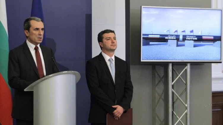 Премиерът Пламен Орешарски и икономическия министър Драгомир Стойнев. Снимка: БТА