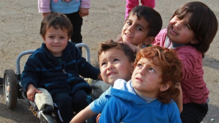 Деца в центъра за временно настаняване &bdquo;Враждебна&rdquo;. Снимка: БТА