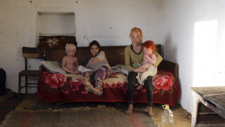 Четири от децата на Саша Русева. Снимка: Ройтерс