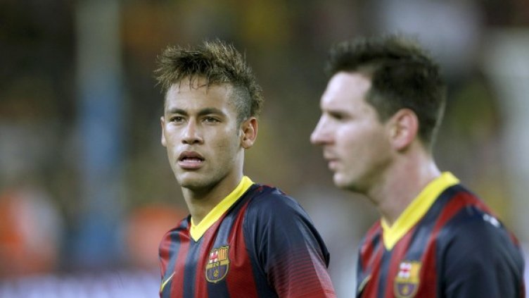 Споре Пеле Неймар има още доста да учи, за да стигне Меси. Снимка: Reuters