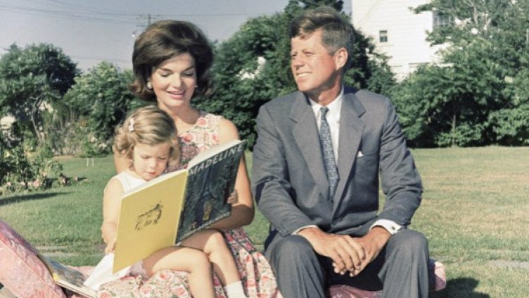 Джон Кенеди със съпругата си Джаки и дъщеря им Каролин. Снимка: БТА