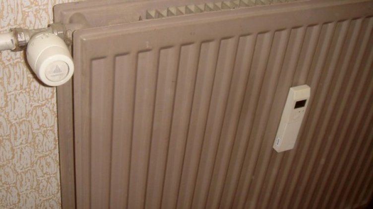 Развъртете вентила и вижте дали топломера ви отчита, съветва "Топлофикация". Снимка: архив, Булфото