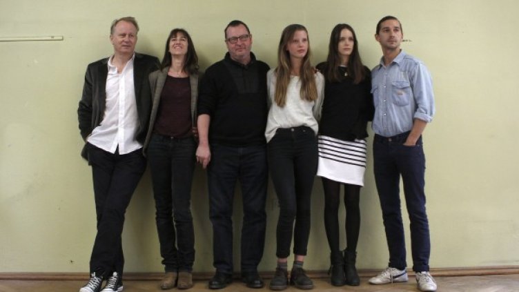 Част от актьорския състав на филма - Александър Скарсгард, Шарлот Генсбург, Ларс фон Триер, Миа Гот, Стейси Мартин и Шая Лебьоф. Снимка: Reuters