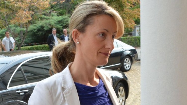 Зинаида Златанова, Архив: Булфото