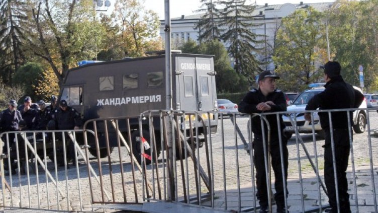 Жандармерия варди подстъпите към НС. Снимка: архив, Булфото