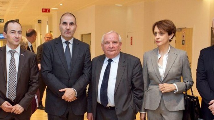 Джоузеф Дол с български политици. Снимка: ГЕРБ