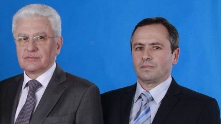 Бюнямин Хасан (в дясно) зае мястото на Христо Бисеров в парламента. Снимка: ДПС