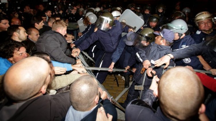 Събитията от вторник вечерта пред НС. Снимка: БТА