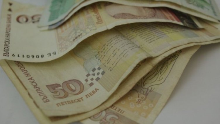 За храна според сметките на статистиците харчим средно по 388 лева на човек в домакинство. Снимка: МВР