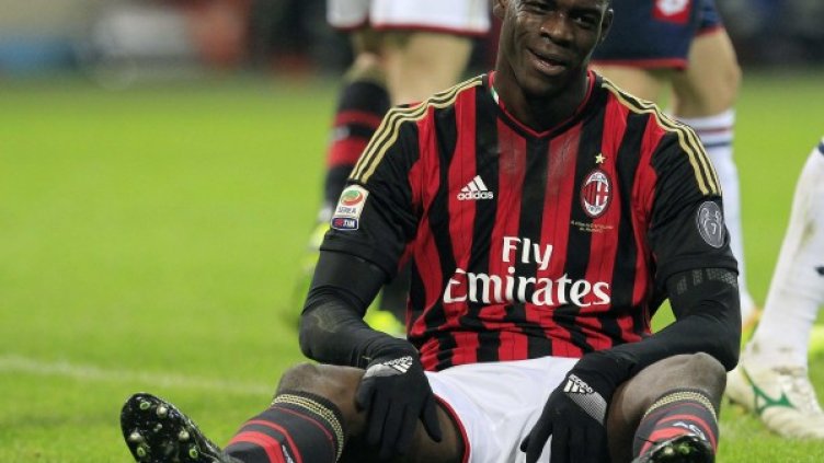 Балотели след пропуска от бялата точка. Снимка: Reuters