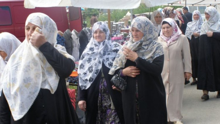 Помакини на пазар. Снимка: архив, Булфото