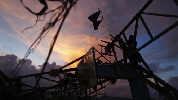 Президентът на Филипините Бениньо Акино се бори за създаването на нови работни места