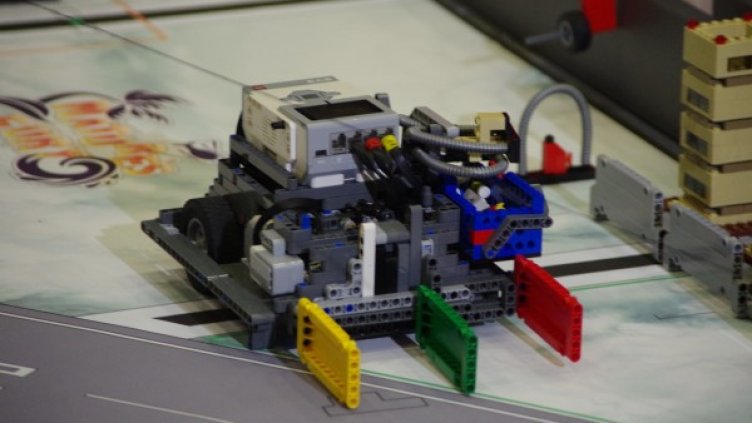 Роботът на отбора - победител. Снимка: ROI Communication