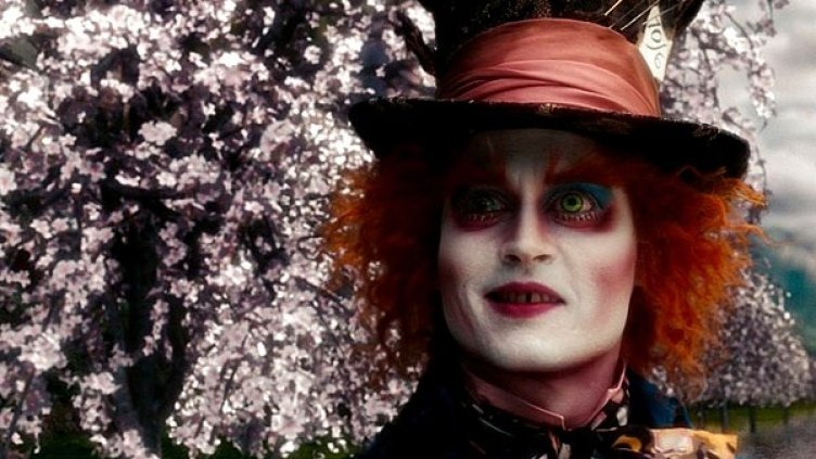 Джони Деп като Шапкаря в кадър от "Алиса в страната на чудесата" 2010 г.Снимка: Форум Филм