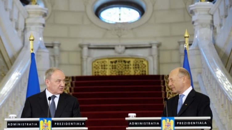 Тимофти и Бъсеску. Снимка: Reuters