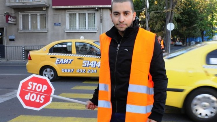 Рафи се включва в различни инициативи в родния си град. Снимка: Булфото