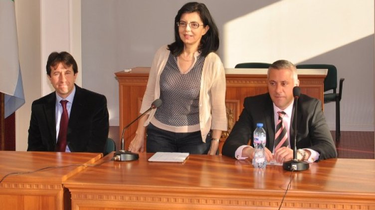 Корман Исмаилов (л), Меглена Кунева, Божидар Лукарски. Снимка: архив, БТА