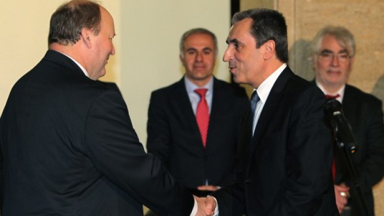 Пламен Орешарски и изпълнителният директор на "Уестингхаус"Дани Родерик. Снимка БТА