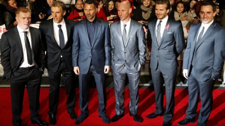 Бекъм със съотборниците си на премиерата на документалния филм. Снимка: Reuters