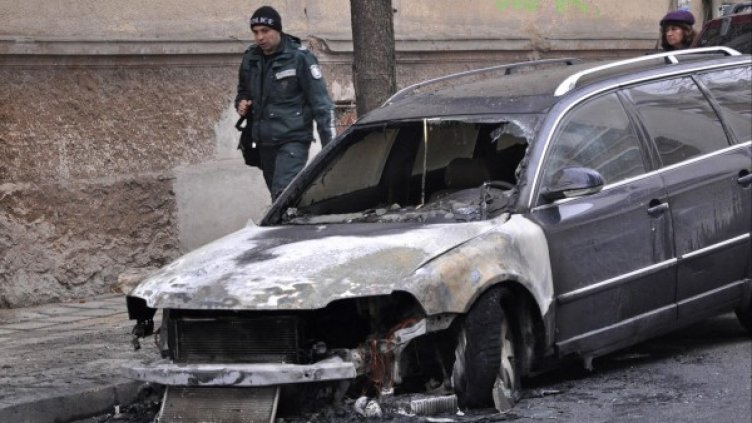 Опожарената кола. Снимка: Булфото