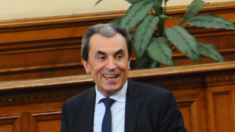 Ще запази ли Пламен Орешарски усмивката си през следващата година? Снимка: архив, Булфото