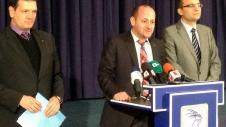 Петър Савов, Радан Кънев и Мартин Димитров. Снимка: ДСБ