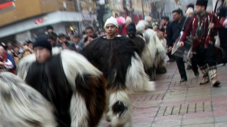 Кукерите в Разлог. Снимка: Булфото