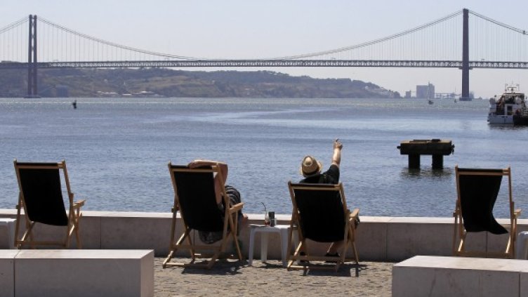 Понякога столът е най-важното... Снимка: архив, Ройтерс