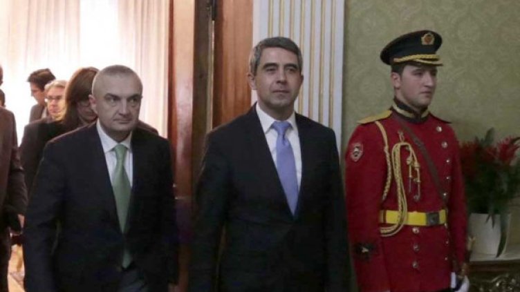 Президентът Росен Плевнелиев при посещението си в Албания. Снимка: БТА