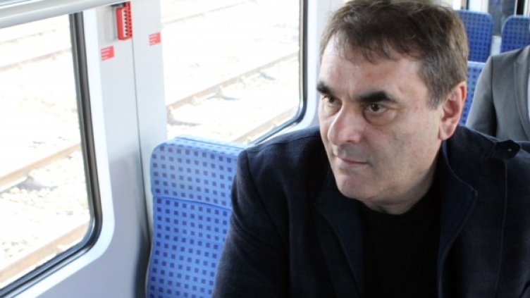 Папазов провери жп участъка Михайлово - Стара Загора. Снимка: БТА