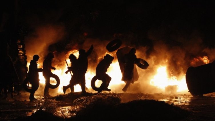 Безредиците в Киев продължават. Снимка: Ройтерс