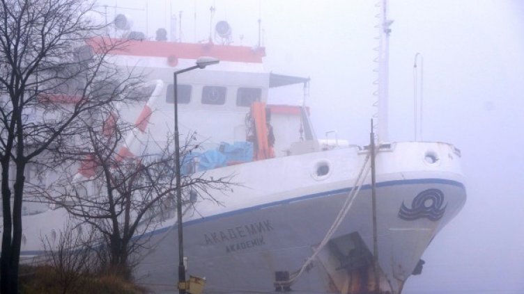 Пристанище Варна вече е отворено. Снимка: архив Булфото