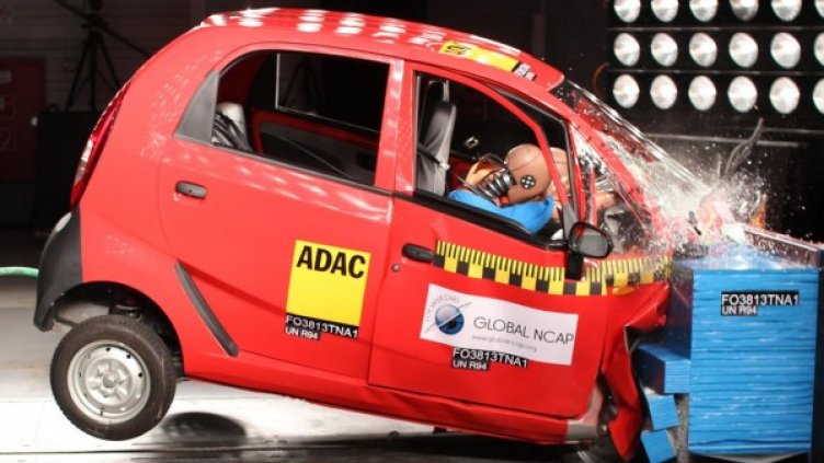 Това остава от Tata Nano след удар с 64 км/час. Снимка: Global NCAP