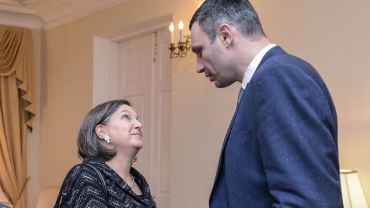 Виктория Нюланд и Виталий Кличко. Снимка: Reuters