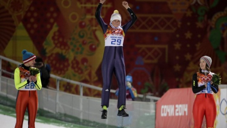 Награждаването на жените при ски-скока. Снимка БТА