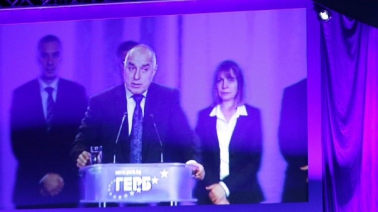 Новите двама заместници - Николов (вляво) и Фандъкова (вдясно). Снимка: БТА