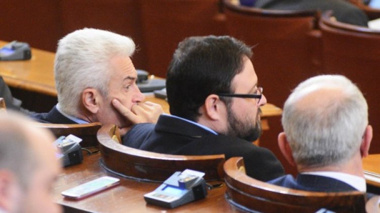 Лидерът на "Атака" Волен Сидеров със свои депутати