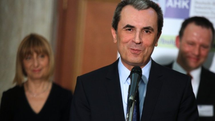 Премиерът Орешарски и министър Клисарова на дискусионния форум. Снимка БТА