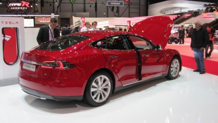 Model S на щанда на компанията в Женева. Снимка: Automedia.bg