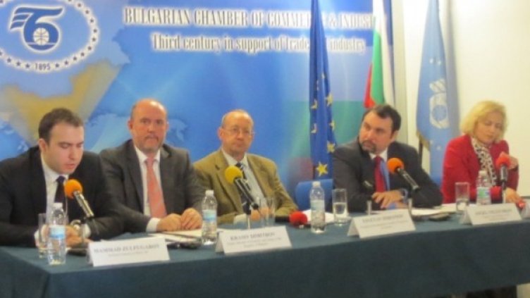 Мумад Зулфугаров, Красин Димитров, Цветан Симеонов, Ангел Величков и Богдана Ваташка-Анави. Снимка: Пресцентър на МИЕ