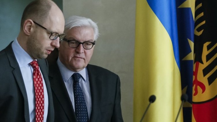 Яценюк и Щайнмайер. Снимка: Ройтерс