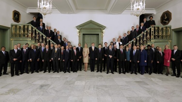 Участниците във форума за ядрената сигурност. Снимка: Reuters