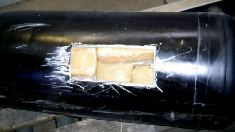 Откритата дрога. Снимка: Агенция "Митници"
Тайникът. Снимка: Агенция "Митници"