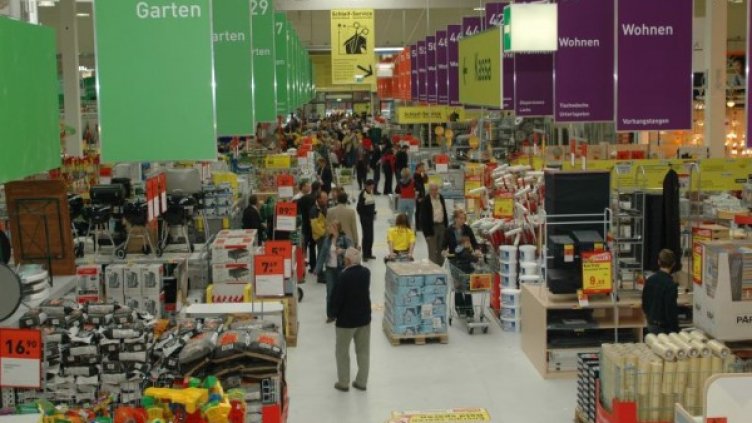 Групата претърпя тежки загуби през 2012 г., като очакванията са, че те са се разширили през 2013 г. Снимка: BauMax