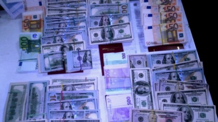 Задържаната валута. Снимка МВР